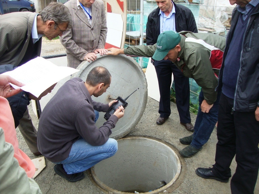 2013-06-04_Reading-out-of-Watermeters_DSC08006