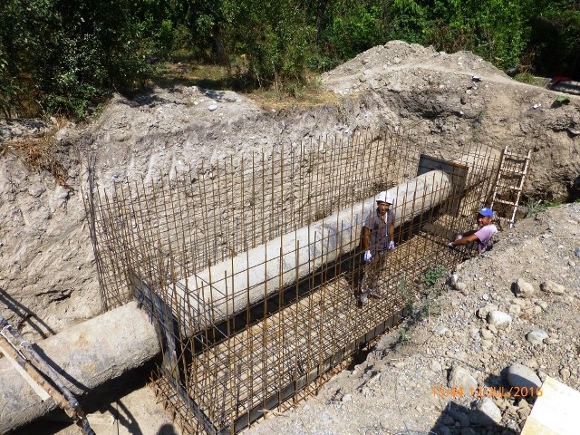 2016-07-12_Installation-of-Manhole-at-Gulam-Gafur